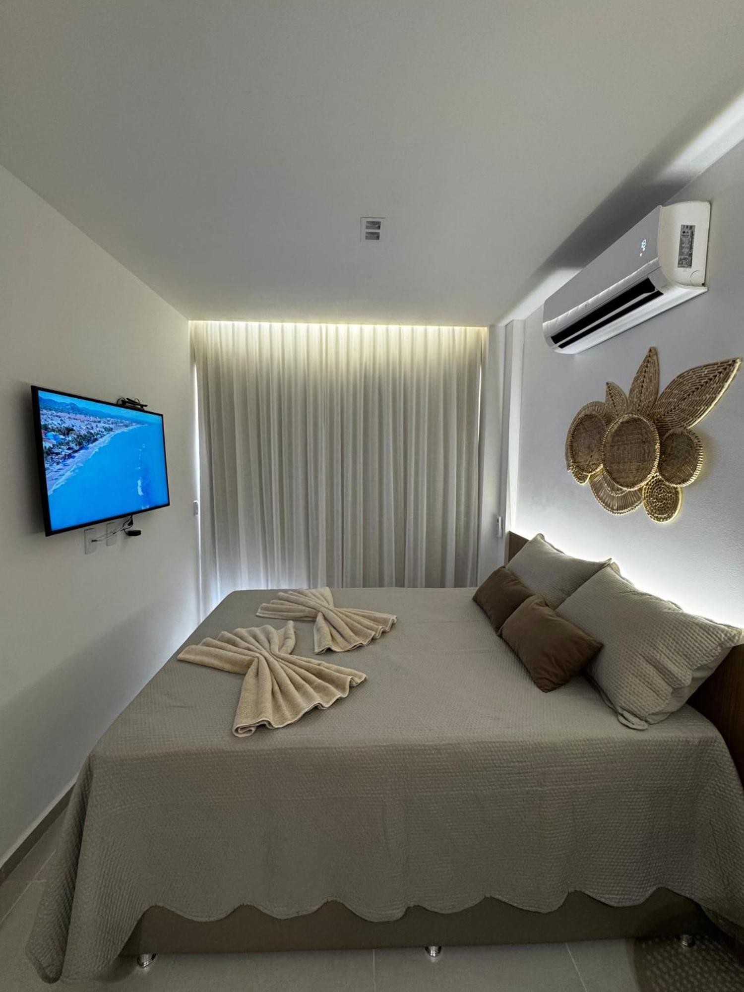 Mare Alta Hall By Aft *